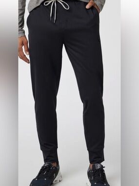 Vuori Men's Sunday performance Charcoal Camo Joggers